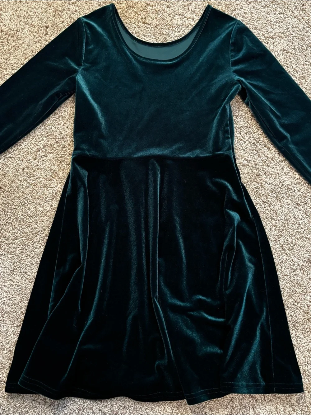 CHILDREN’S PLACE Velour dress. Size M.